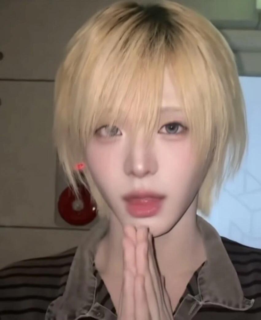 李清明是可塑性最强的六代男豆吧？妆前像柳智敏妆后像金玟庭 
