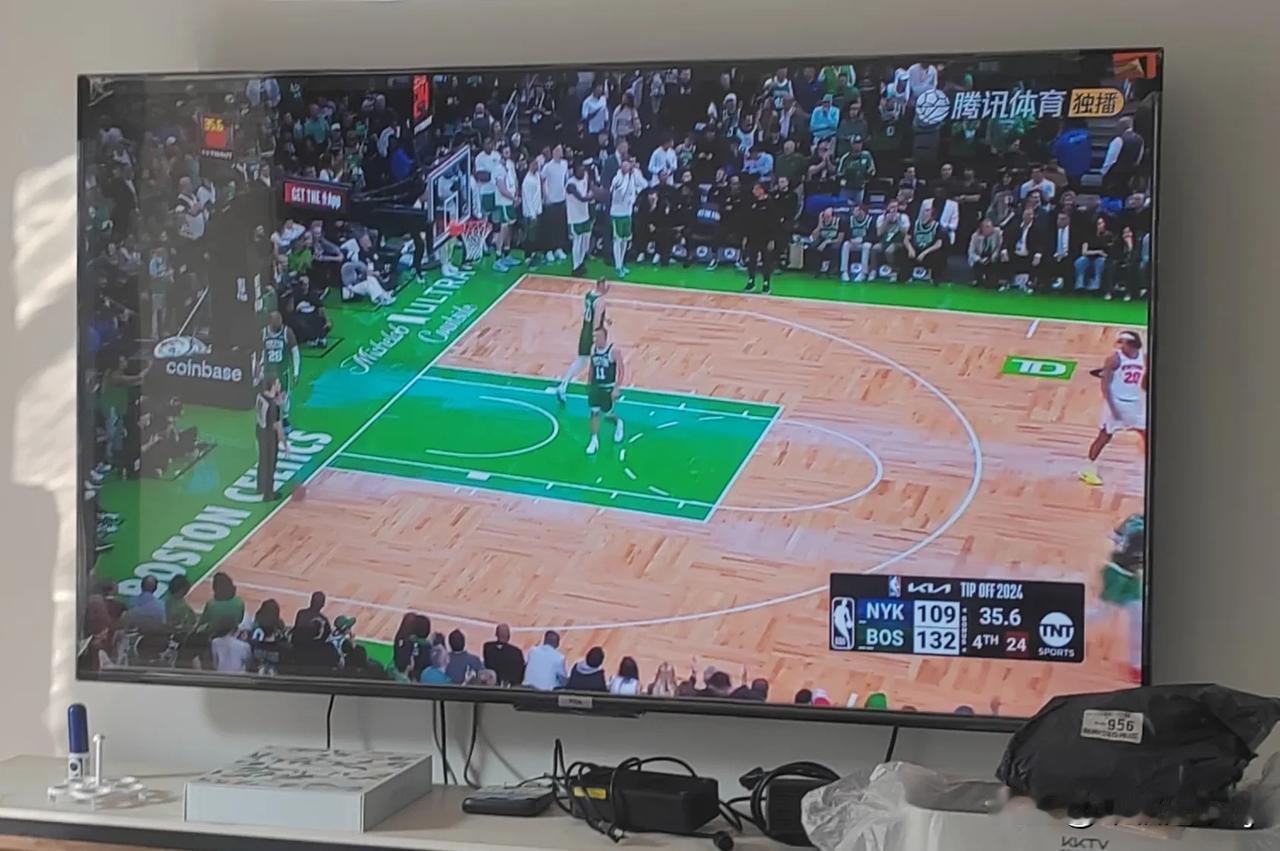 今天NBA揭幕战的最有意思的话题产生！
今天NBA揭幕战是由上届冠军凯尔特人队对