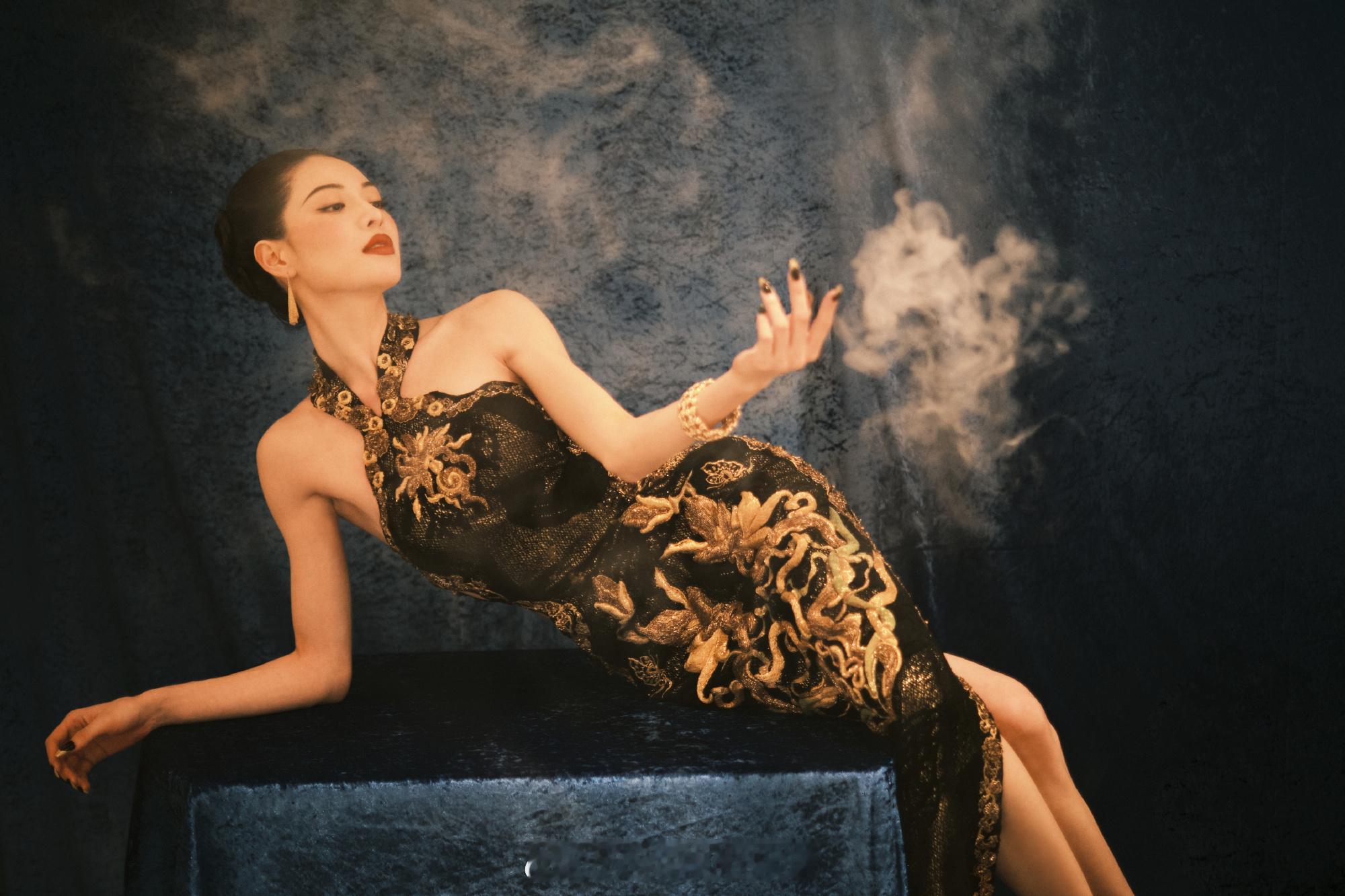 钟楚曦戛纳红毯东方美人 