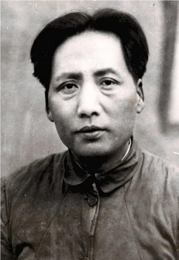 历史老照分享这是老人家在延安时期拍摄的最清晰、最漂亮的一张照片！看过这张照片，可