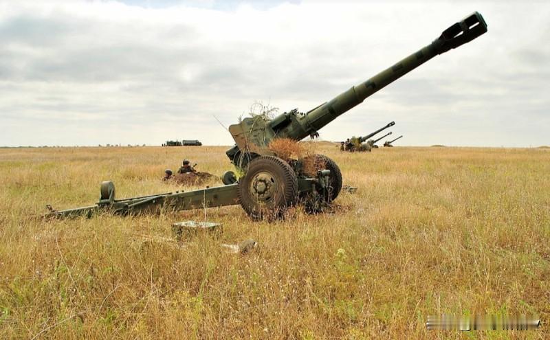 1947年苏联OKB-9设计局(全苏拖拉机设计局）开始用于取代ML-20型152