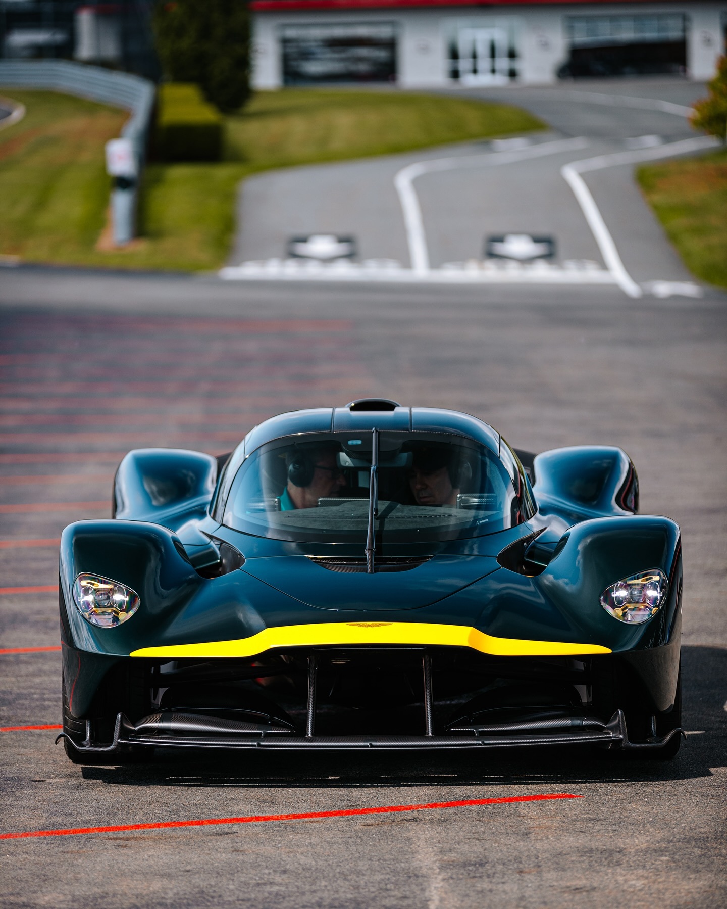 Aston Martin Valkyrie 阿斯顿马丁  astonmartin