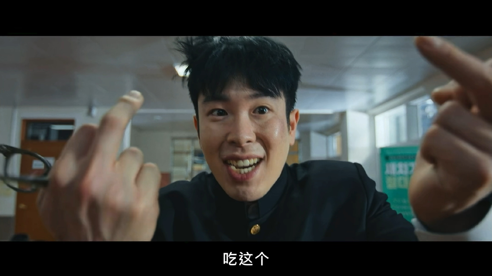 好笑程度低于女足 不如女足十分之一暑假来看女足迪丽热巴陈飞宇 情侣手链