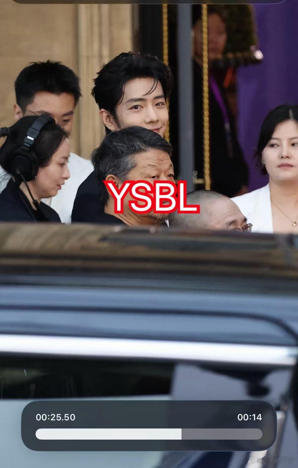 我哥哥迫降长沙睡不到几个小时一大早高铁出发接着坐车赴澳状态就好成这样 内娱你该谢