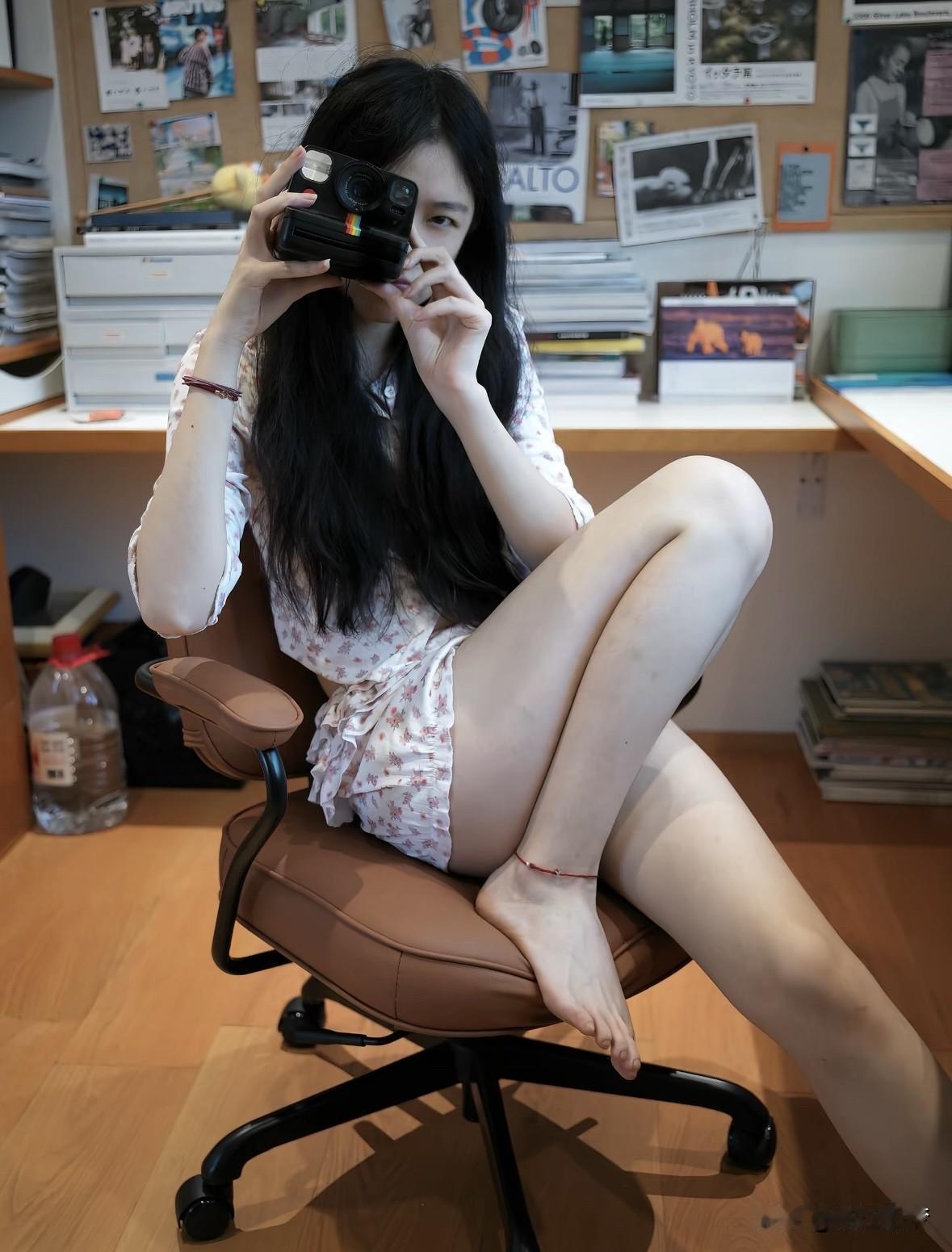 寻找镜头的美 时尚穿搭之美少女美照分享 如何穿搭有少女软妹感青春的气息扑面而来。