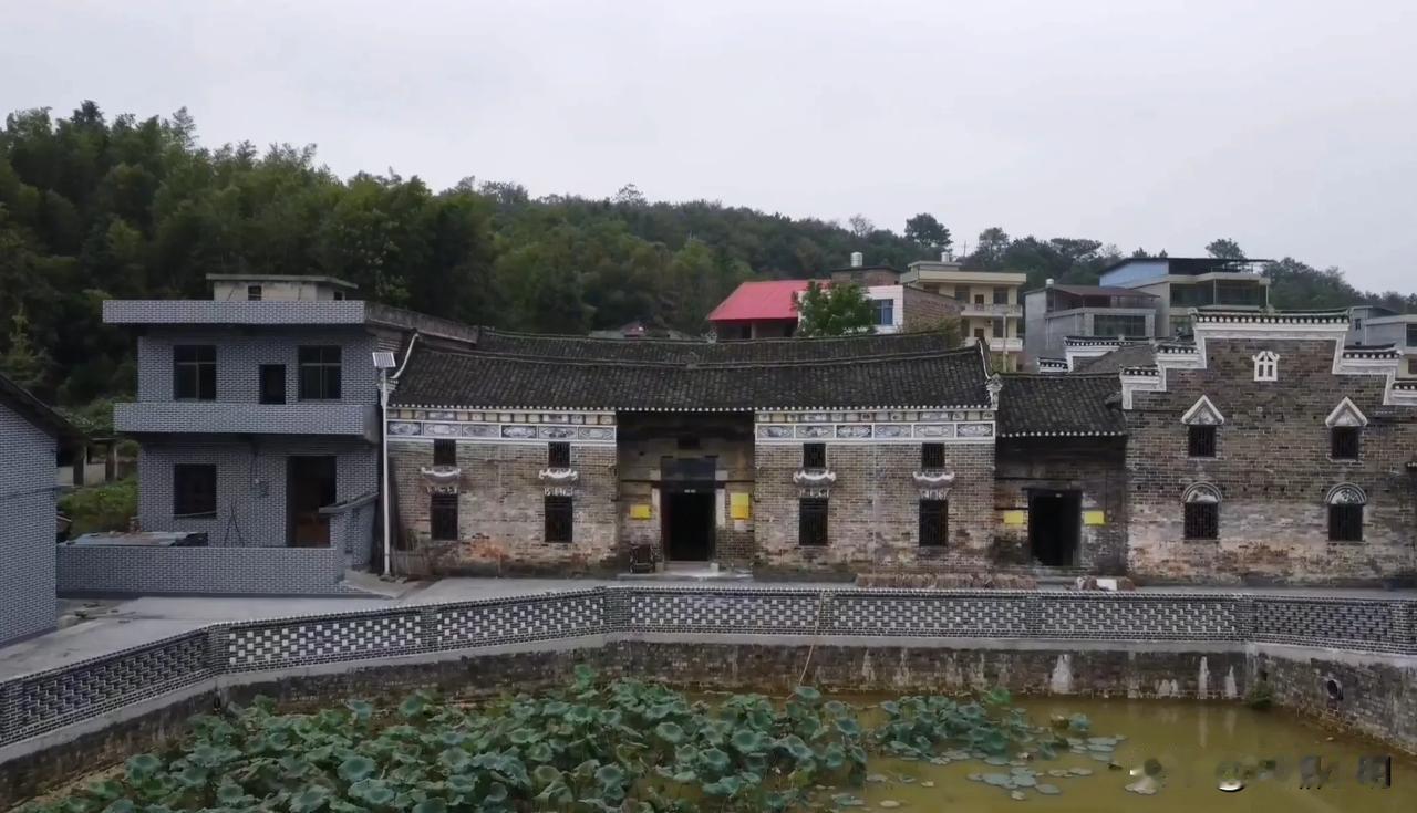 这里就是清末中法战争时期台湾地方最高行政长官，台湾省知府侯材骥的故居。
道光十七