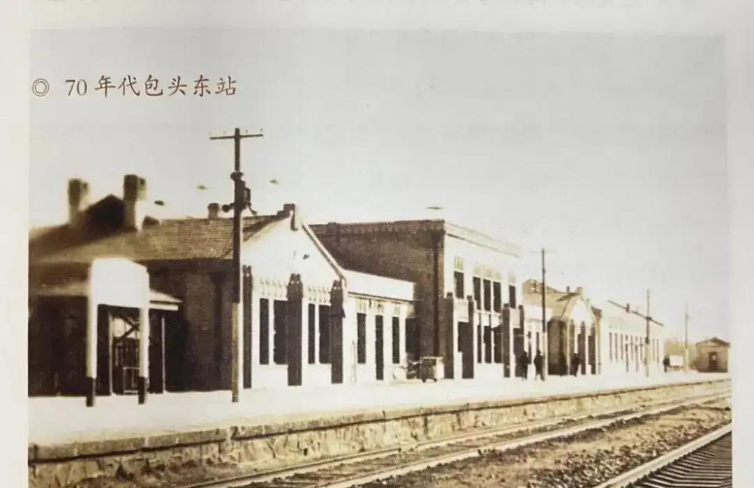 85年前，包头站北路还是一条杂乱的河槽，如今却成了东河区火车站北面最热闹的商业街