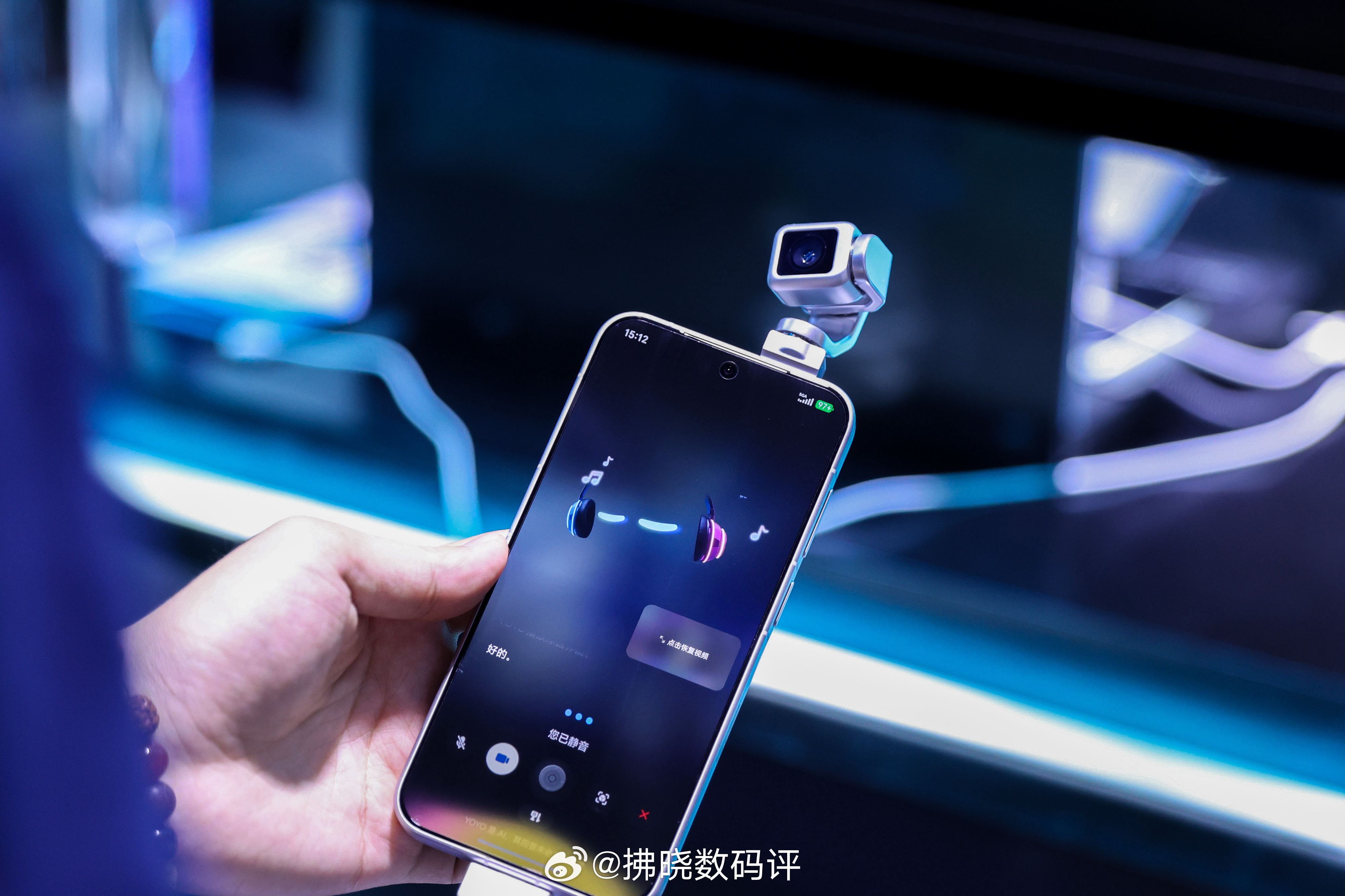 荣耀RobotPhone开启全渠道预约之前说是PPT的小伙伴可以闭嘴了！就在刚刚