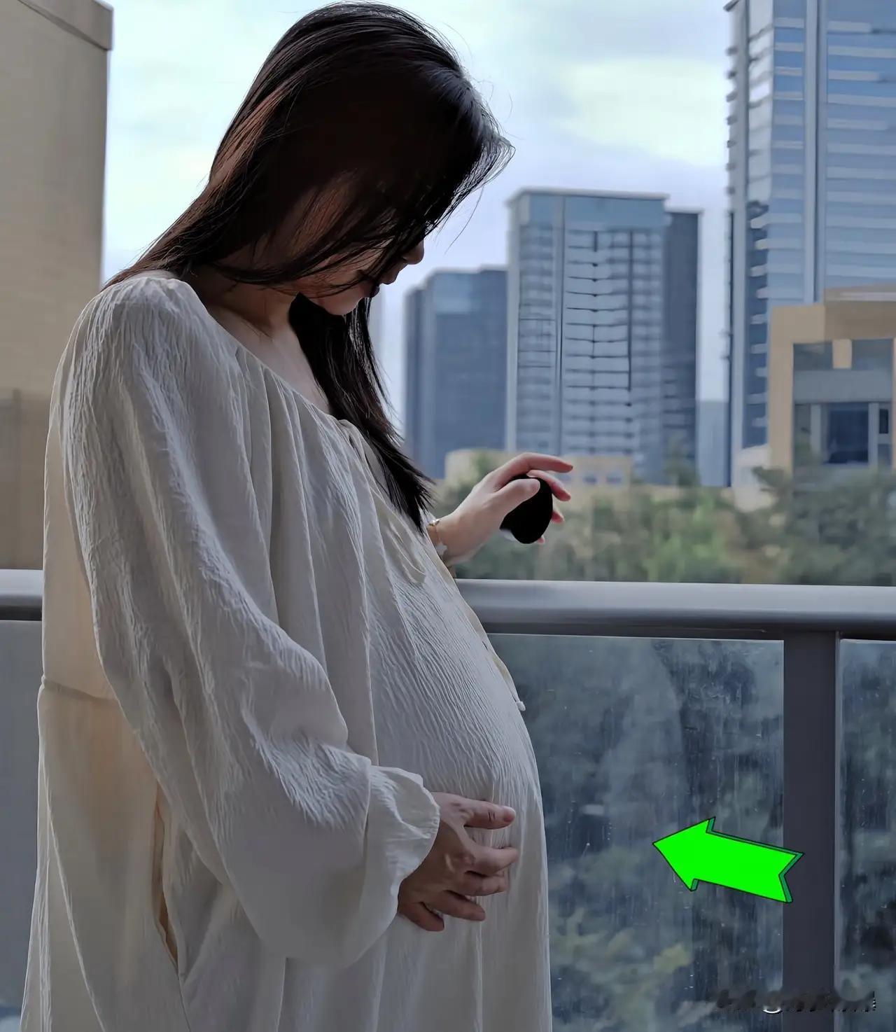 南师大大二女生读大学两年，结果再回家是五口人！

女生考入理想的南师大， 单亲妈