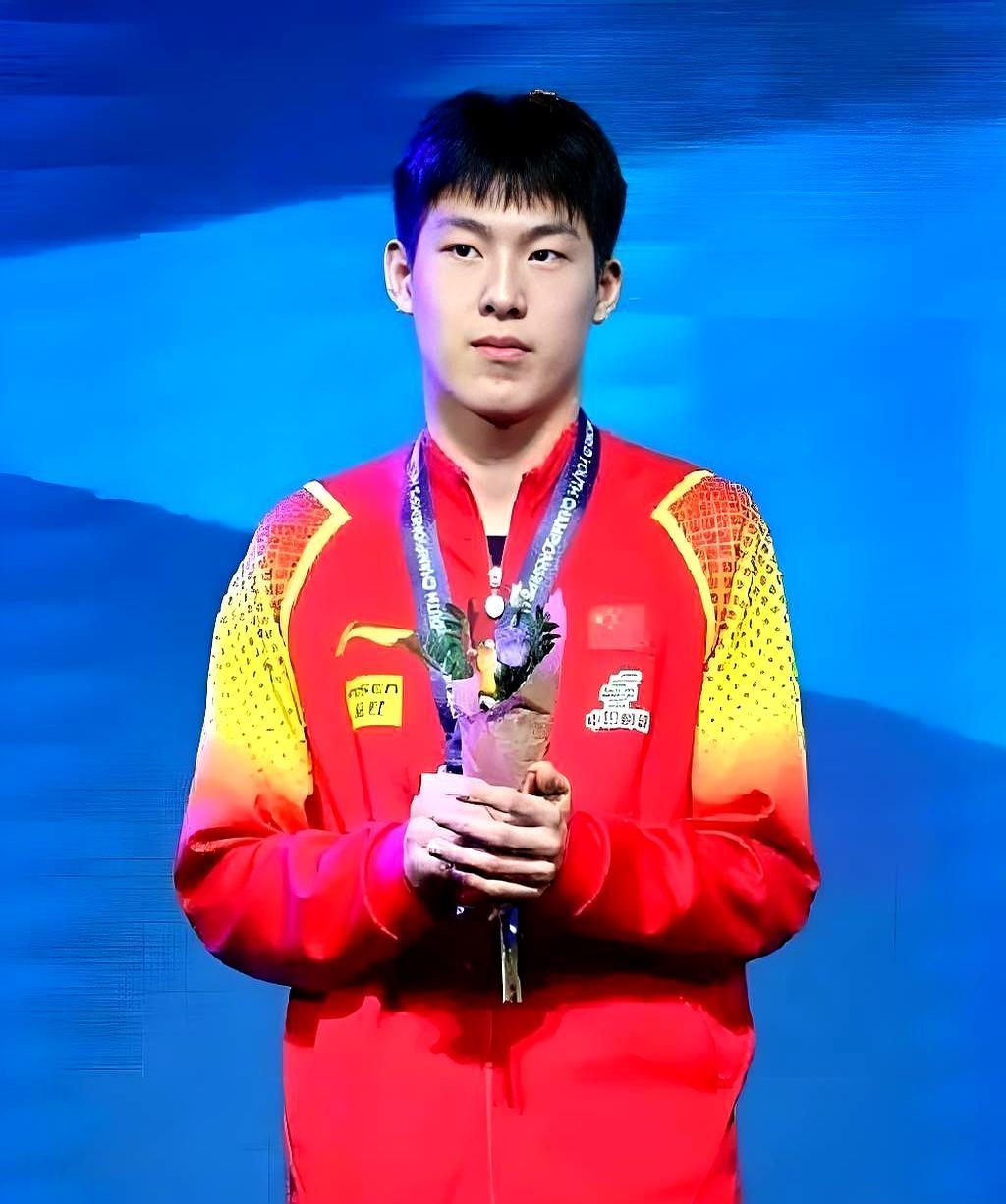 多哈这一站，国乒把面子全押在男单。
 
结果，周启豪29岁才拿到第一个球星赛冠军