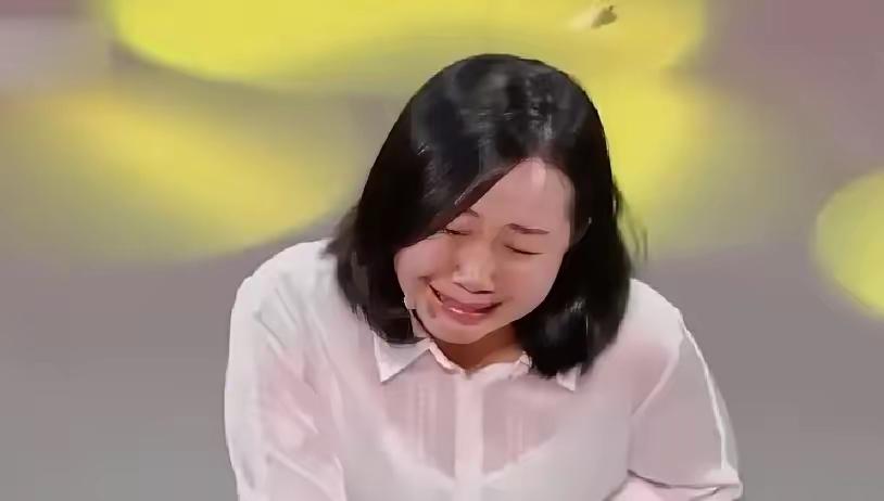 湖南一女子3岁走失，40岁成为千万富豪后，登上电视寻亲。不料，亲生父母无人到场，