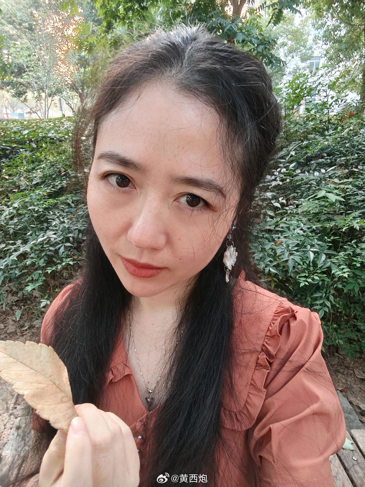 我才18岁就喜欢这样的小阿姨，正常吗？？[流鼻血] ​​​