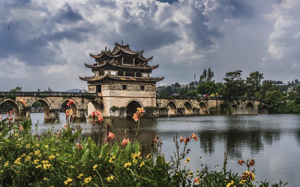 【见或不见，皆是想念】你见，或者不见我，我就在那里，不悲不喜；你念，或者不念，我