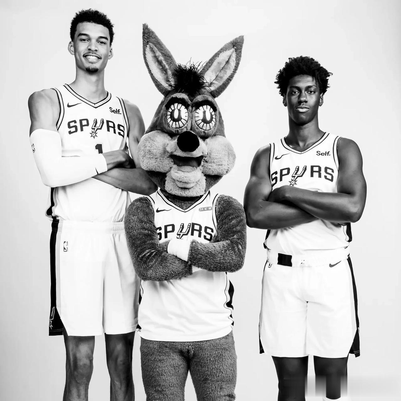 文班亚马：NBA的身体对抗性不如欧洲，不过我更喜欢这！

近日，文班亚马接受采访