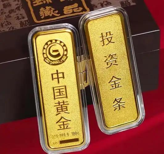 半个月暴涨近10%！8月金价从4000美元一路杀回4400美元，华尔街哀嚎踏空，