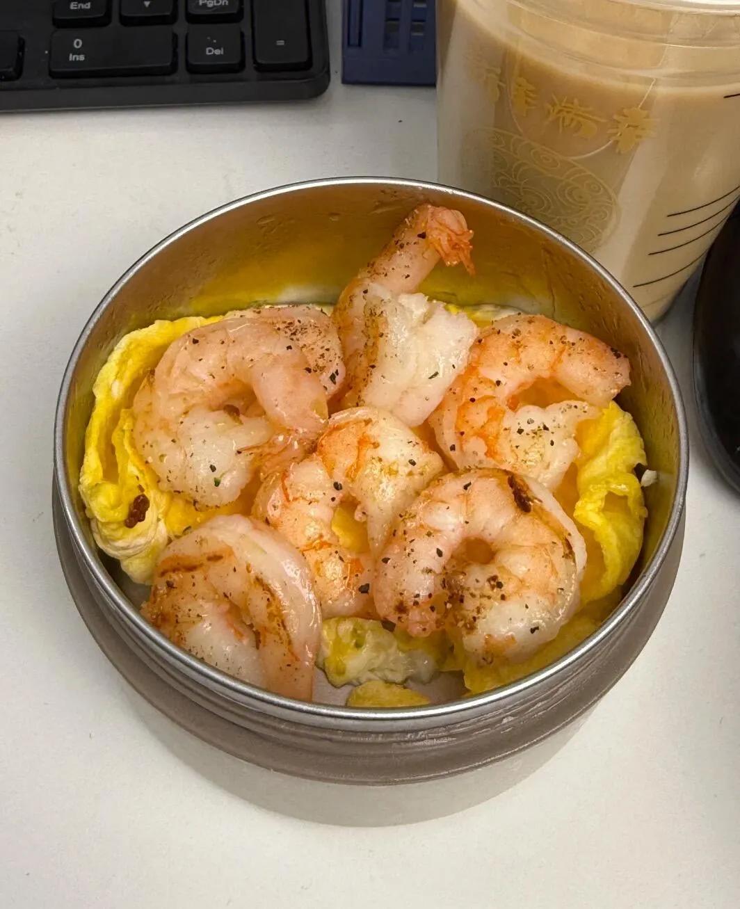 为什么网上的减脂餐都是鸡胸肉
没人觉得虾仁更好吃吗？又鲜又甜，一点也不觉得腥。买