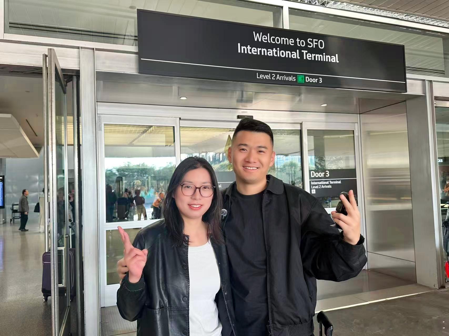 给大家介绍一下我在🇺🇸的人脉同父同母的妹妹