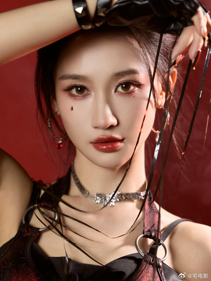 浪姐给了30岁女艺人一束光不止是舞台竞技，更是让大众看到 30 + 女性独有的魅