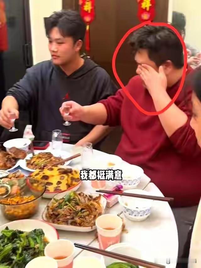 解清帅哥哥说，我公司底下有几十号员工，我在正常发资。我没欠工资，如果我没有这个公