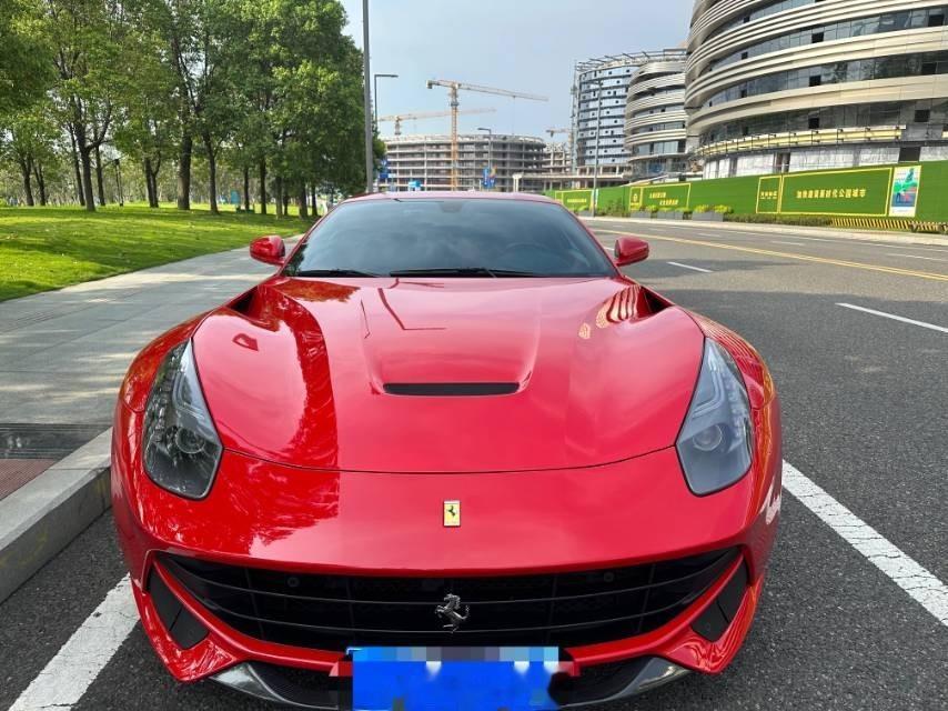 法拉利 F12 berlineta 红外/棕内[酷]2015年7月上牌，仪表41