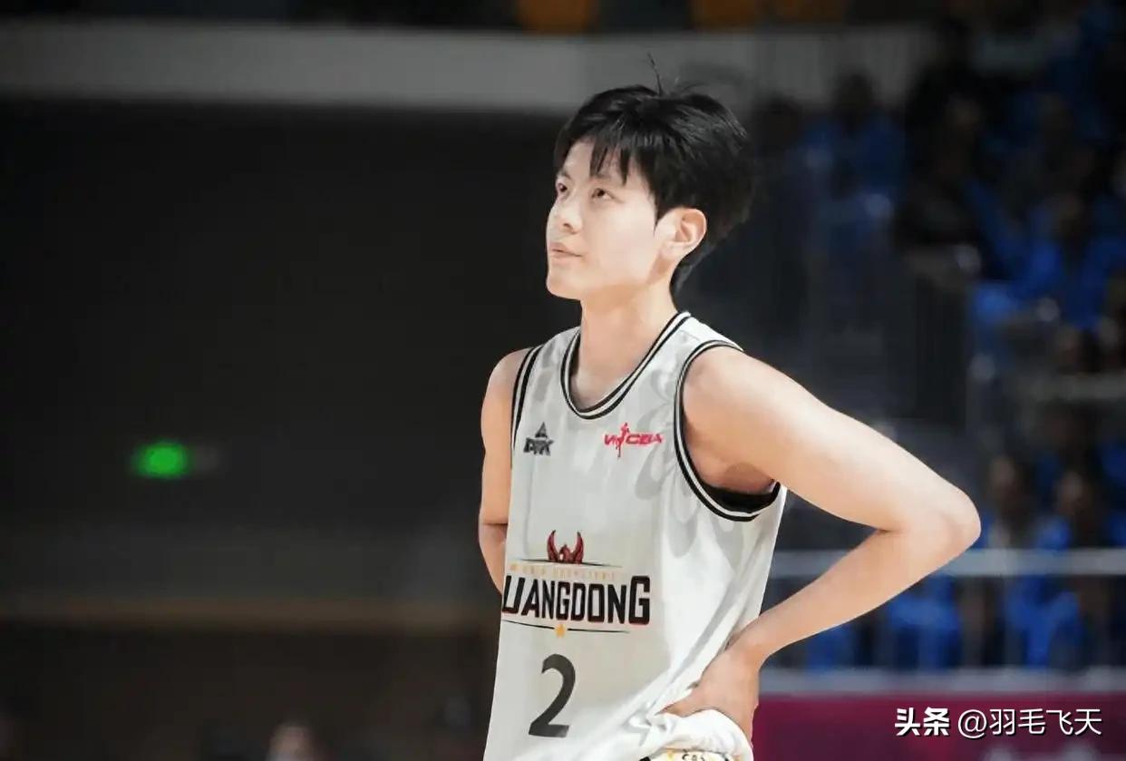 杨舒予陈明伶紧急归队
国家利益高于一切，为了备战女篮世界杯，中国女篮将于8月7日