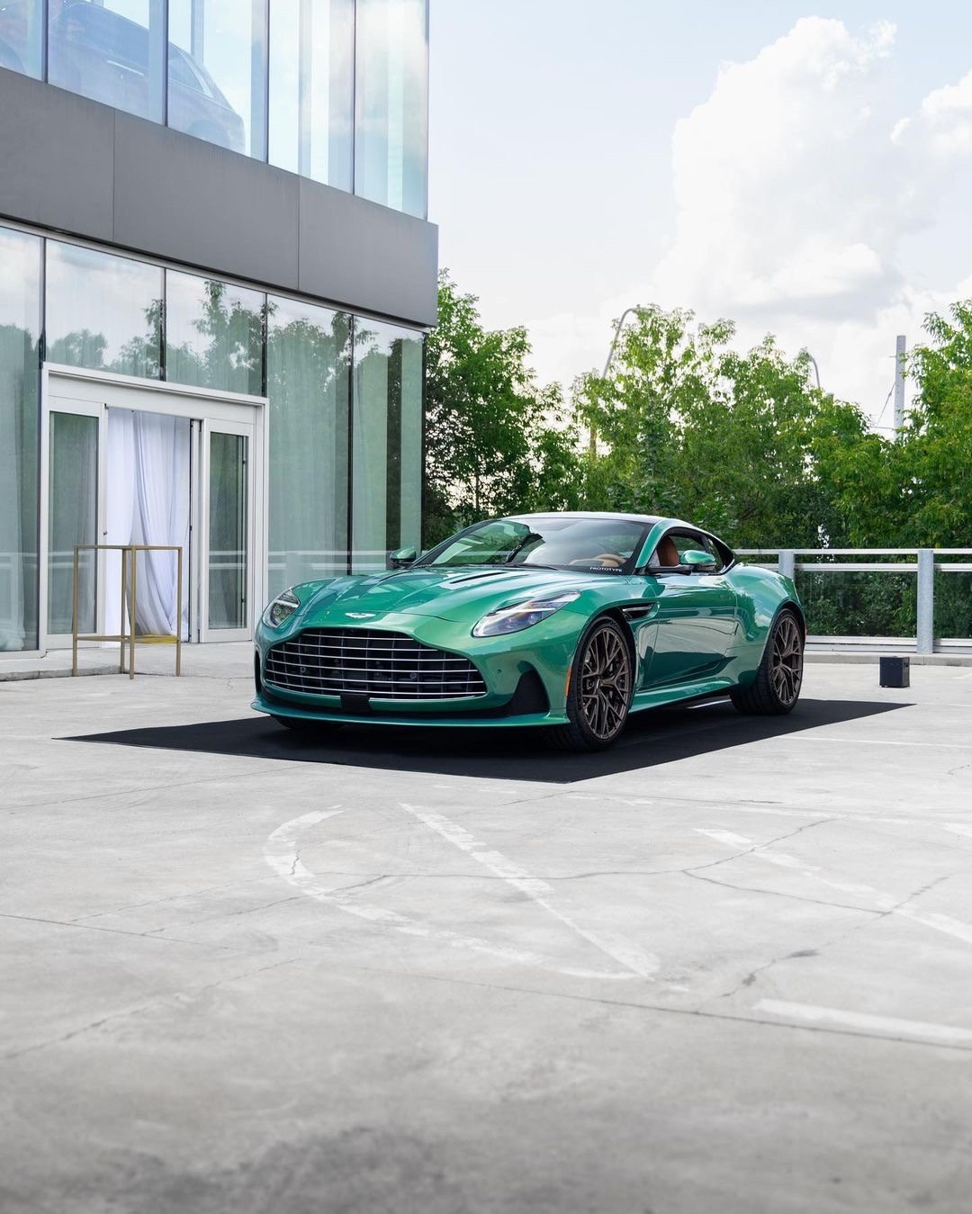 阿斯顿·马丁 DB12 ​​​