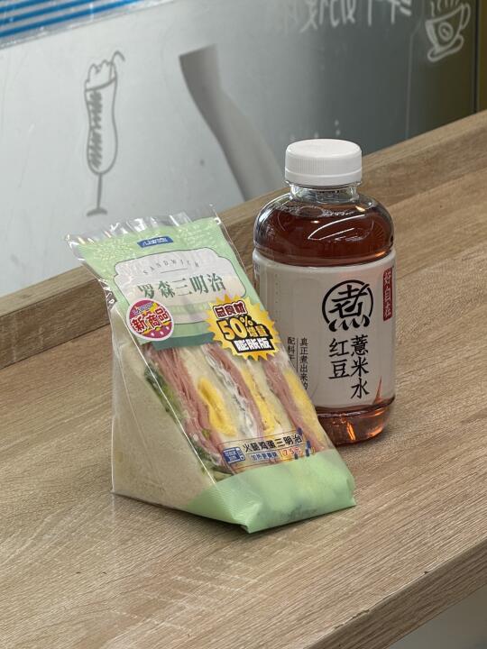 好夸张的三明治。。。