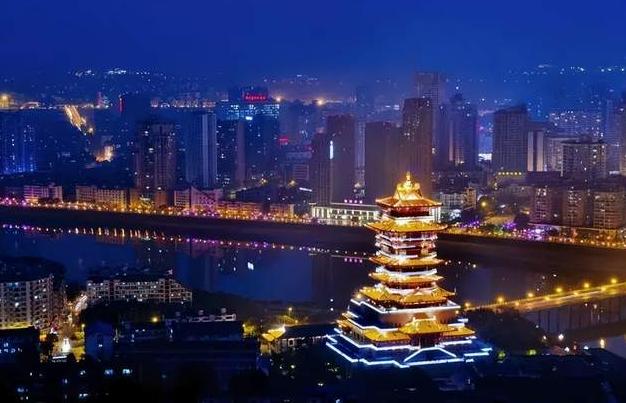 不少人提起四川，第一印象永远是麻辣火锅、呆萌熊猫，还有悠闲惬意的慢生活，很少有人