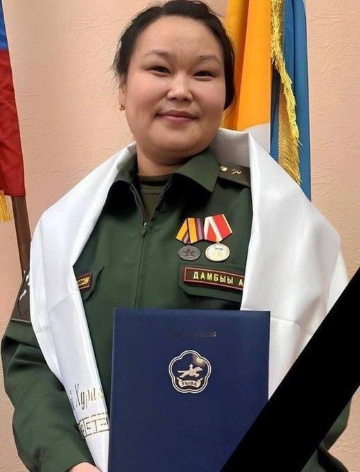 图文：38岁俄军女兵安娜·丹比因在前线怀孕而被丈夫杀死

来自图瓦的38岁安娜·