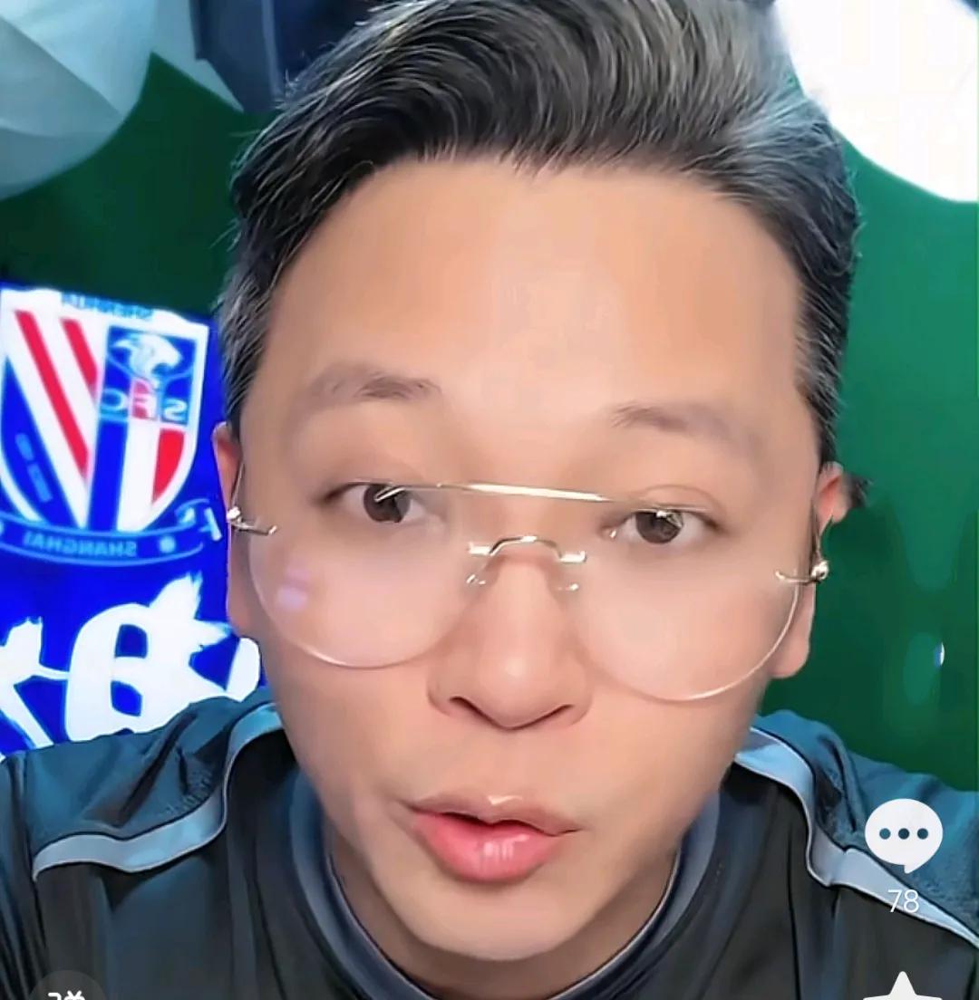 解说员周亮认为，上海申花没必要对亚冠比赛的胜负看得太重要。
在亚冠二级联赛中，上
