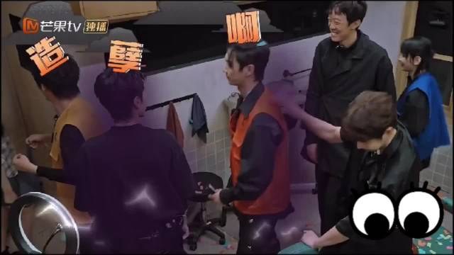 陈哲远天选密室人 哈哈哈哈#综艺推荐##搞笑综艺# 

｜#密室大逃脱# ｜陈哲远 周笔畅 彭昱畅