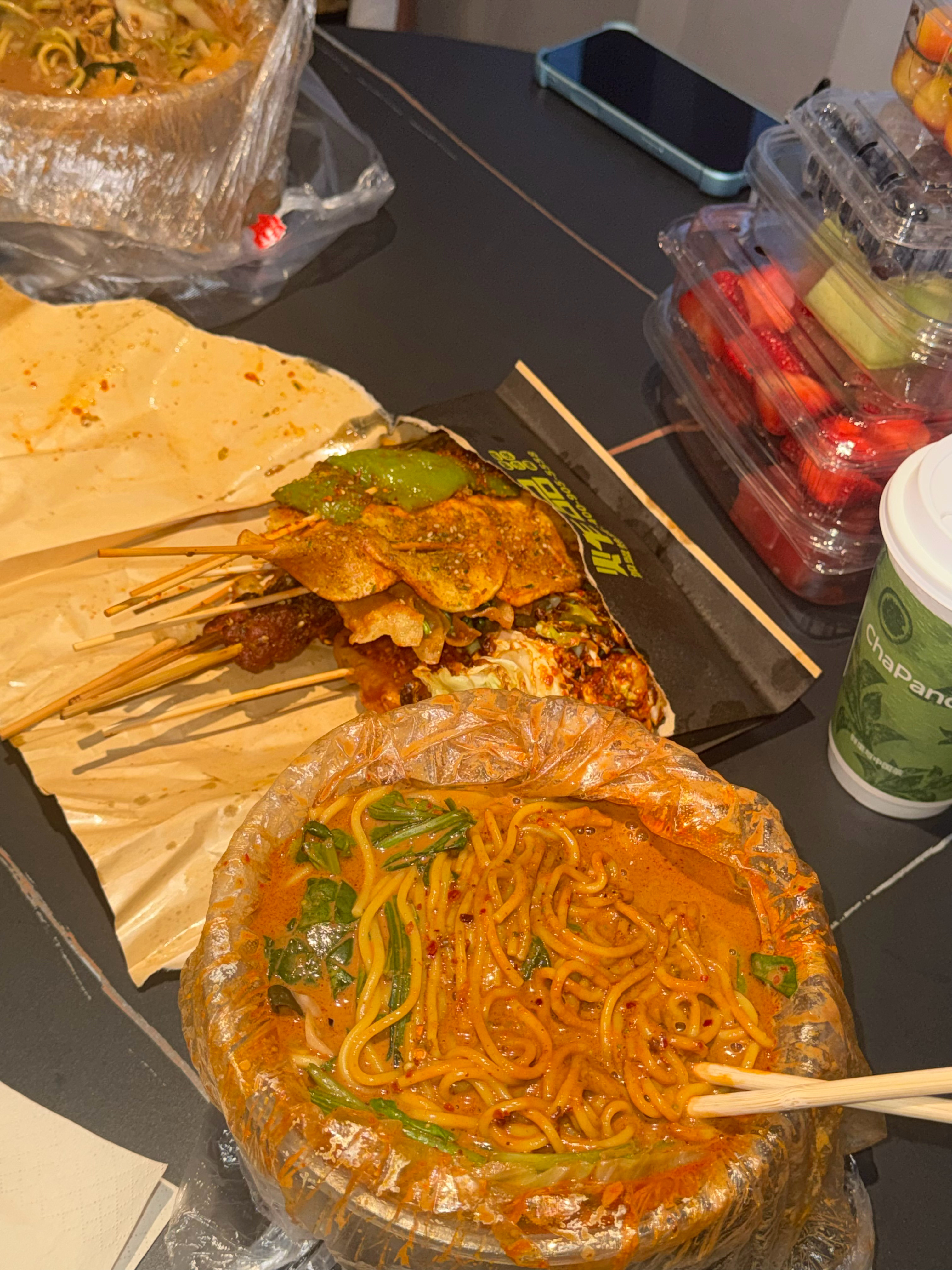 天天来东北出差一直被逮着吃炸串麻辣烫烧烤饭包夜市，所以也不一定是压力肥吧！我要是