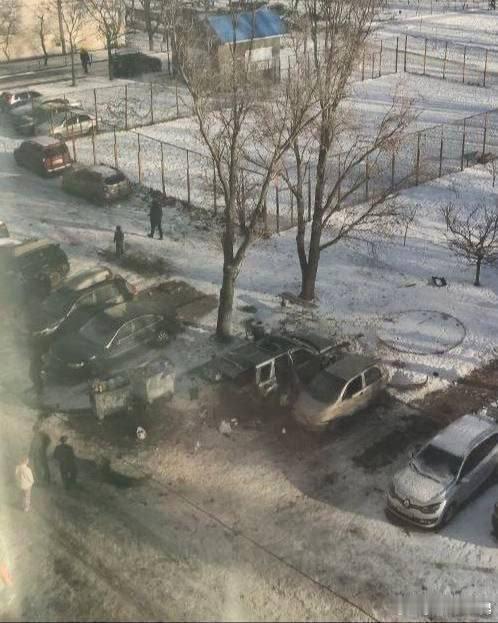 俄乌冲突 基辅，一名乌克兰国防部高级官员的汽车遭到爆炸袭击。目前尚未有更多信息。