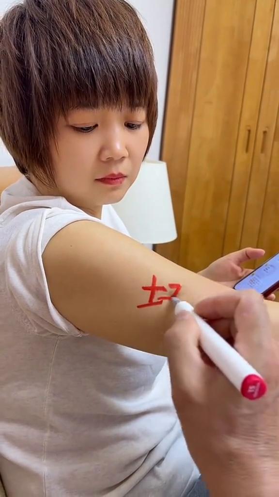 你写的九块九什么意思？包邮。