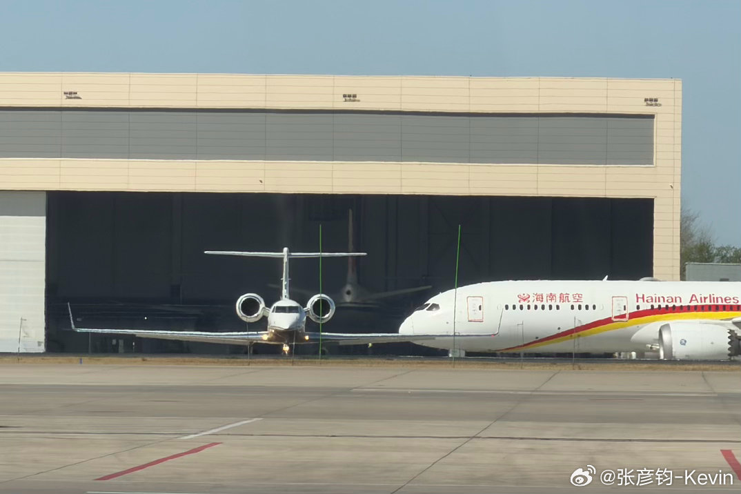 哇…湾流G550….好漂亮的飞机…. 