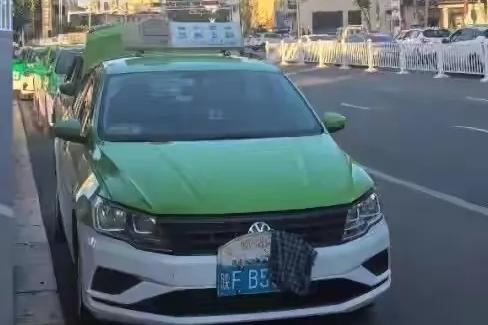 前脚刚举报，后脚就被人摸到了家门口。

这够令人毛骨悚然吧？

陕西汉中的张旺，
