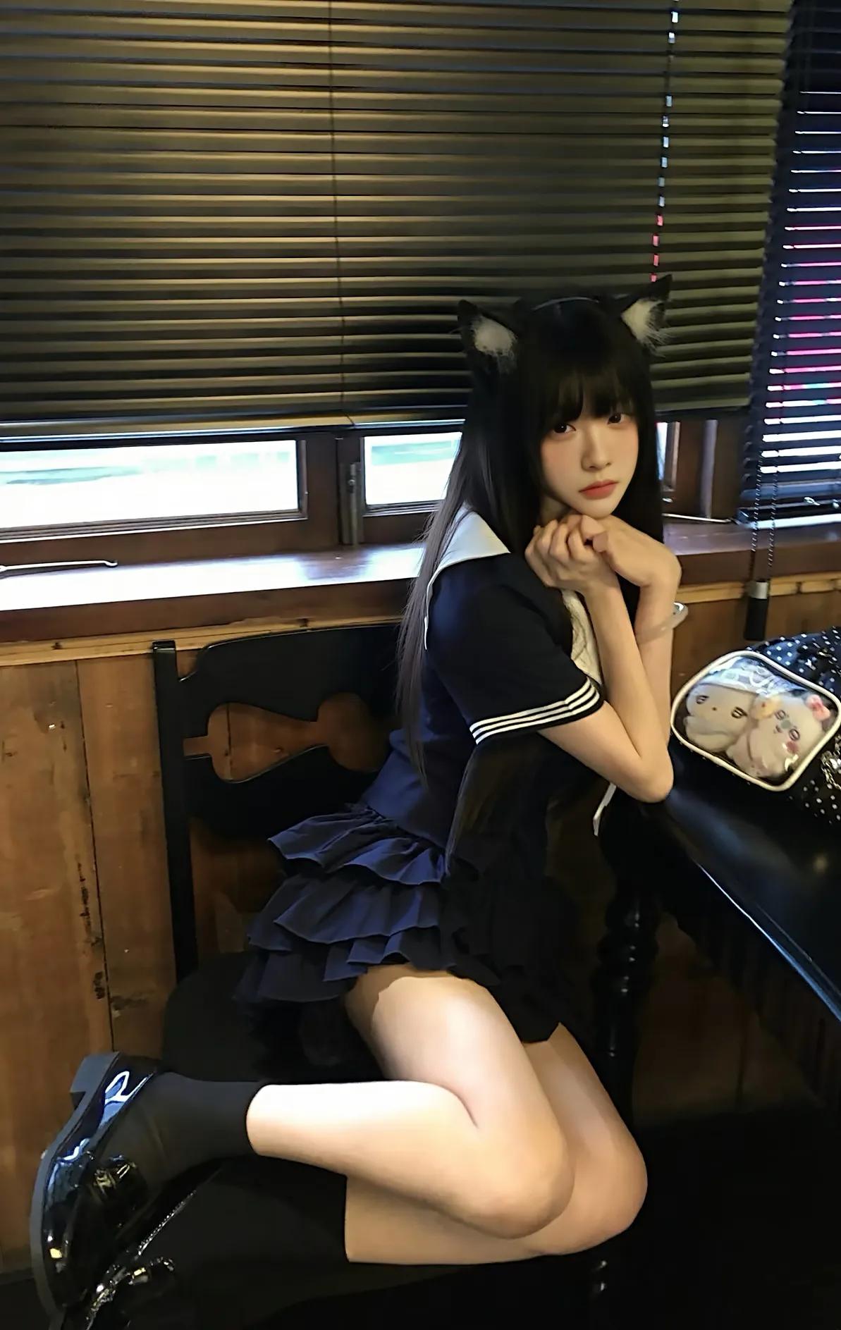 一般都是美女配丑男，丑男找美女。
为啥会这样呢？大概是大家潜意识觉得美好的东西都