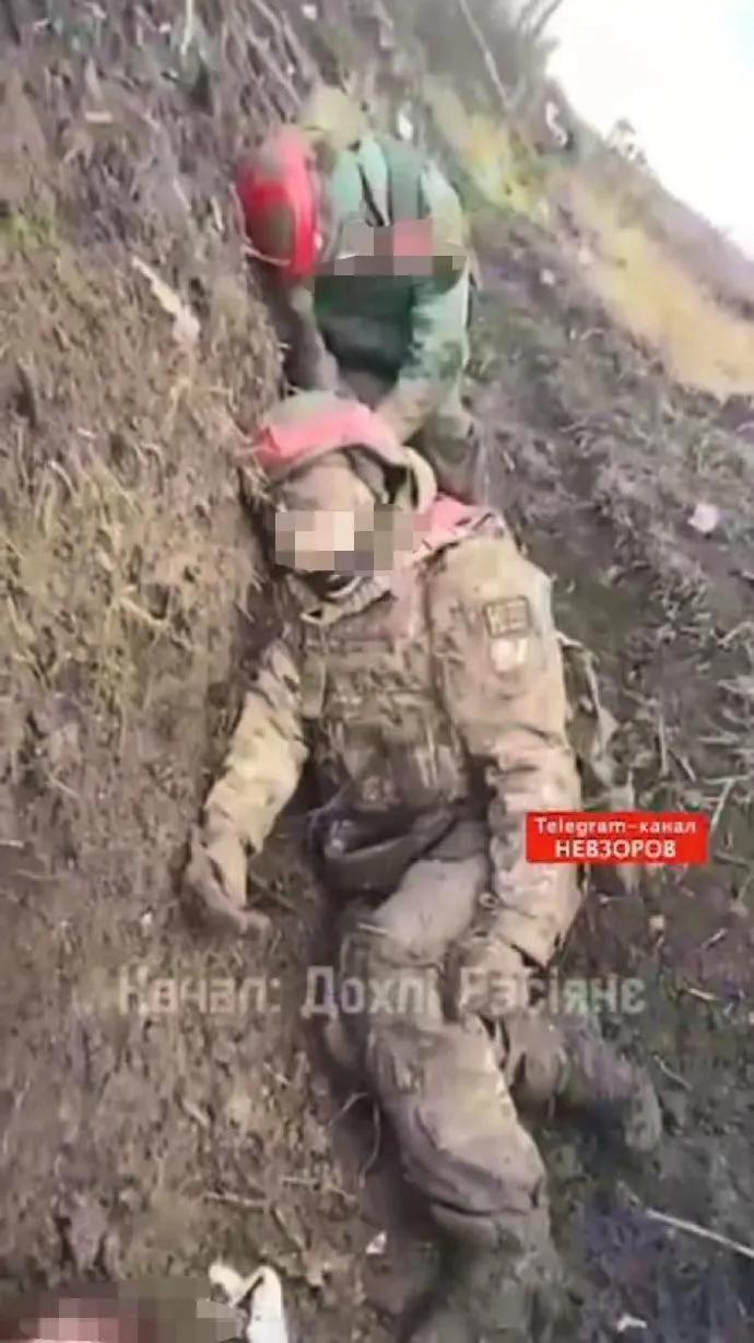 2名俄军女兵死战在战壕里，乌军发现前线俄军女兵越来越多。而且都是战斗兵，而不是医