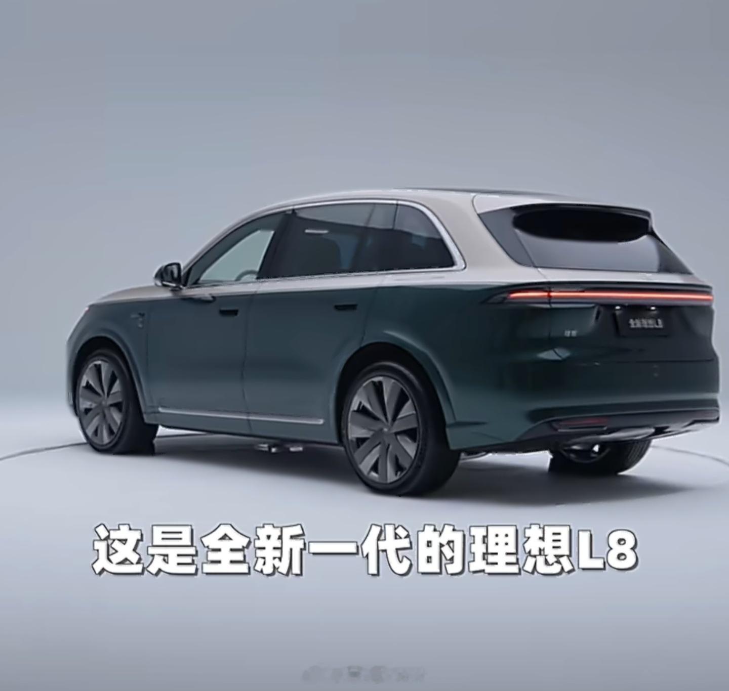 五座旗舰SUV这个赛道，说句实话，目前确实没有一个公认的标杆。到店直奔第二排就是