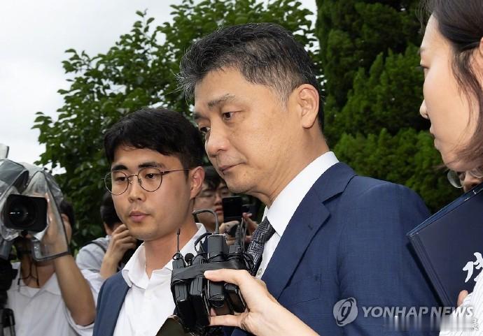 金范洙被求刑15年kakao代表金范洙被求刑15年 据韩媒，检方要求对“操纵SM