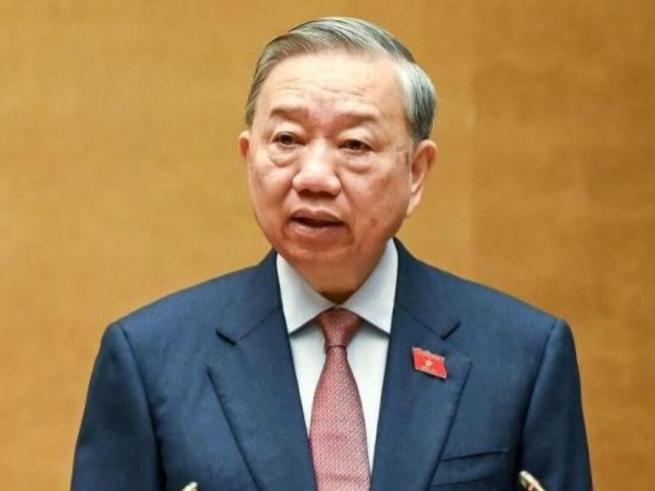 谁能想到，这边刚在北京拍着胸脯保证 “咱们的关系是头等优先”，转头回了河内，就把