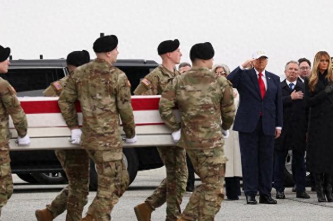 最近美国和伊朗在巴基斯坦的谈判算是黄了，特朗普立马下了死命令要把伊朗所有的港口都