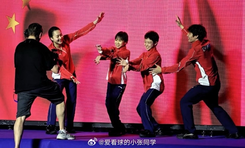 凌空跃动展锋芒 梦之队新程续辉煌——中国跳水队世界杯加拿大站包揽九金 青春力量闪