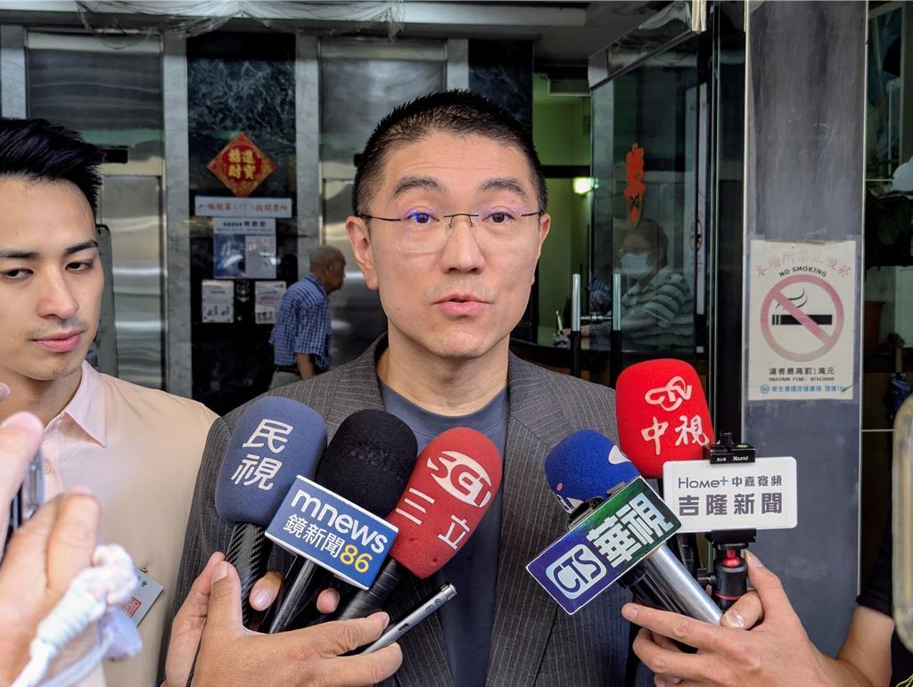 谢国梁、邱佩琳各捐1月薪水！谢国樑称，在23日花莲遭遇洪灾后，他于24日便与花莲