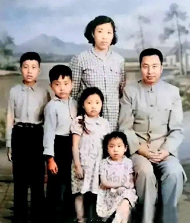 都认识四个孩子的爸爸吗 