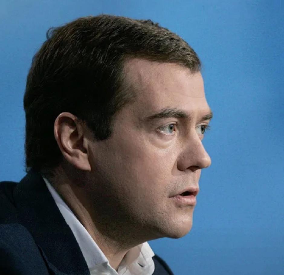 梅德韦杰夫发文讽刺特朗普所谓“派往俄罗斯海岸”的潜艇“隐藏得非常好”，但美国海军