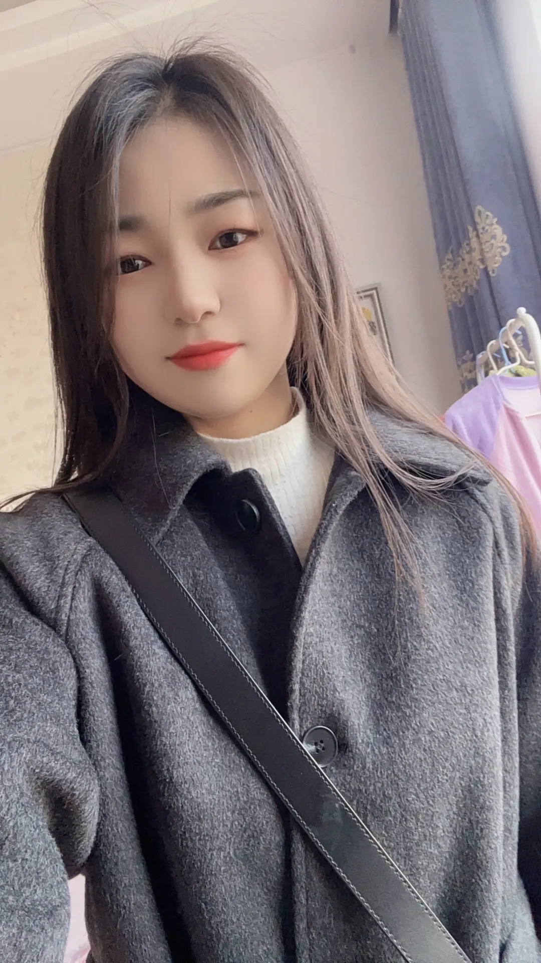 被爱是运气，自爱是底气。 当你足够爱自己，就会发现， 有没有人爱你并不...