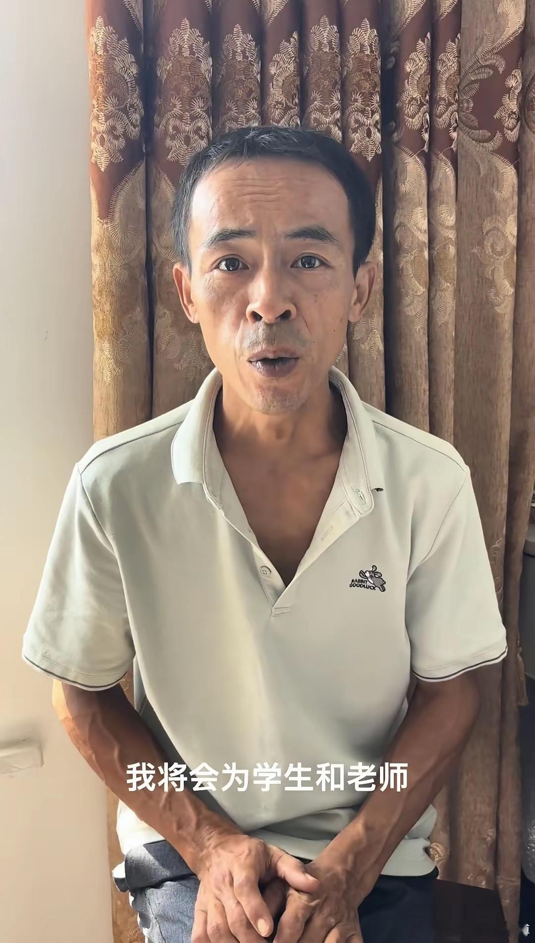 “鸡排哥”回应学生吃不上鸡排：将为学生和老师开通绿色通道。“鸡排哥”表示，国庆假