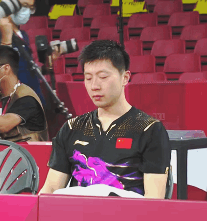 终于可以看龙队打球了，我回来了[努力]#马龙陈梦出战老瓦杯# ​​​