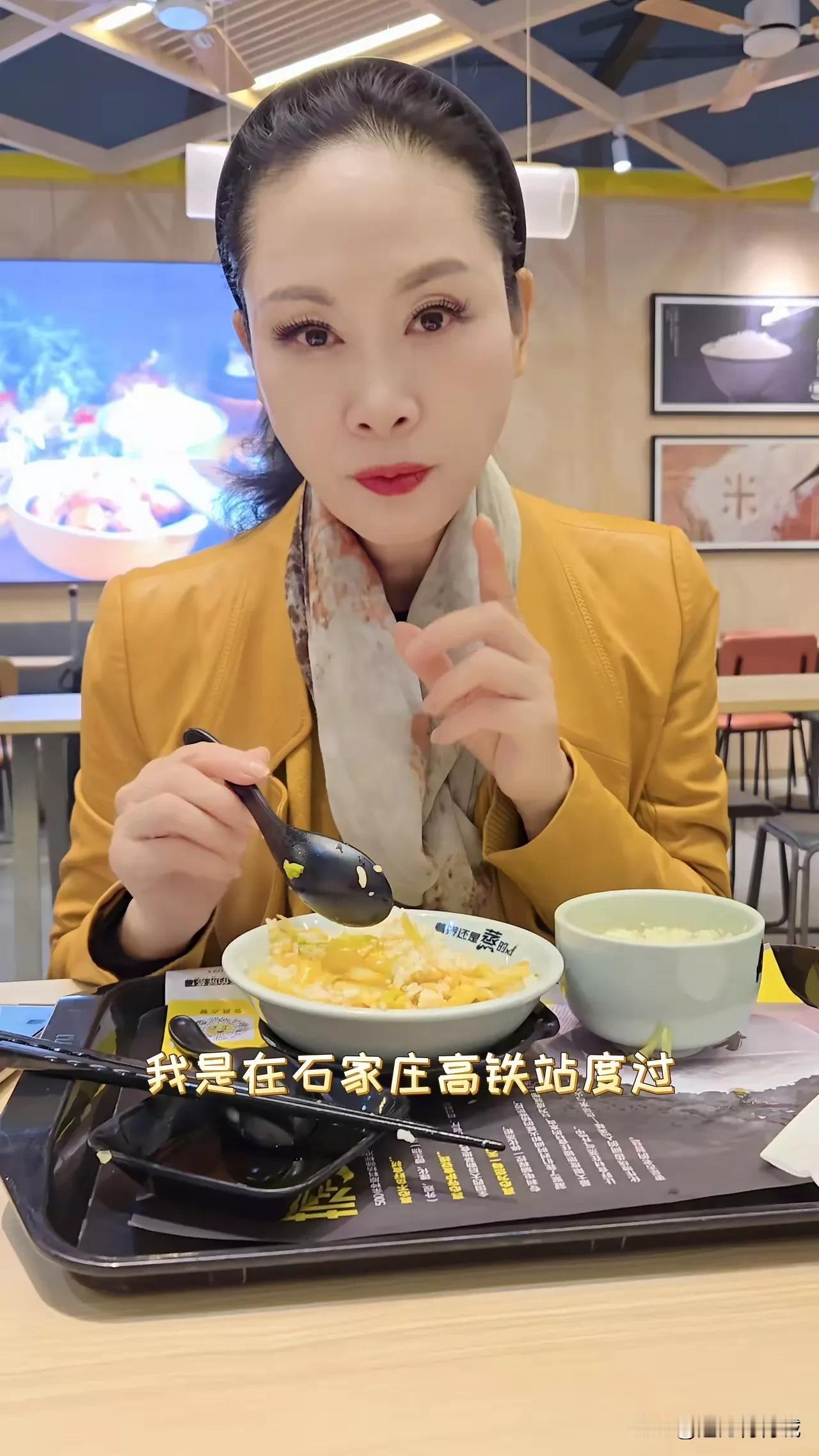 好久未见，于文华怎么感觉变样儿了呢？曾经的甜歌形象似乎不见了！[捂脸]